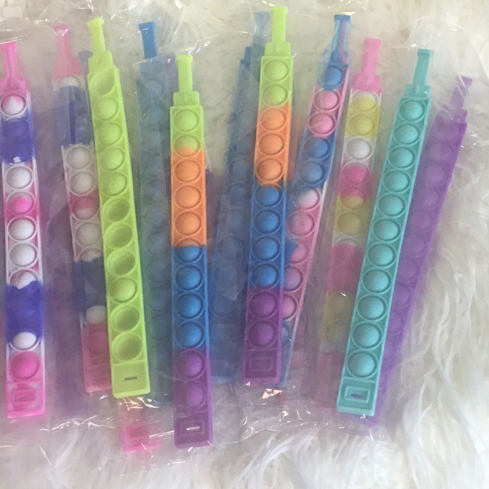 NEW STOCK 38 pieces of popping bracelets